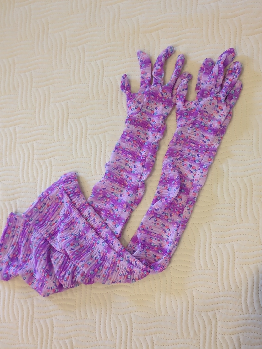 NWOT Miscreants Purple Floral Ruffled Gloves